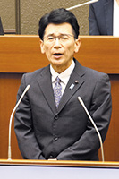 あいさつする園内副議長