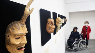 表情さまざま43点 能面文化協会が作品展 | わかやま新報