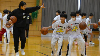 トップレベルの技吸収 ENEOSバスケクリニック | わかやま新報