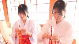 24122202a-320x180.jpg