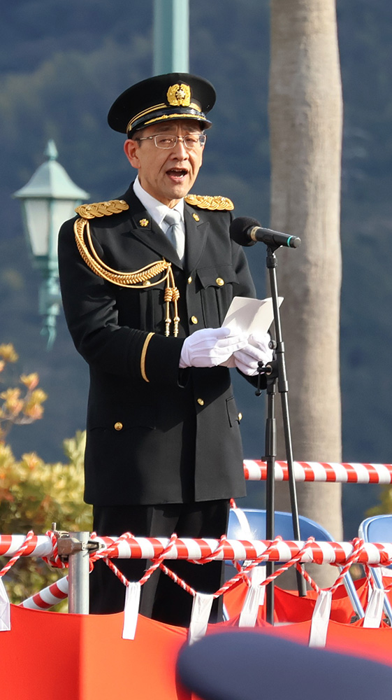 訓示する野本本部長