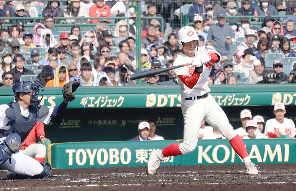 １回２死二塁で適時打を放つ山田凜虎