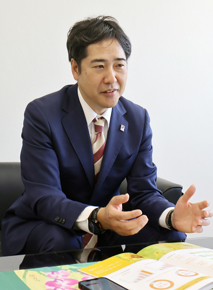 保険の必要性を話す黒須統括部長