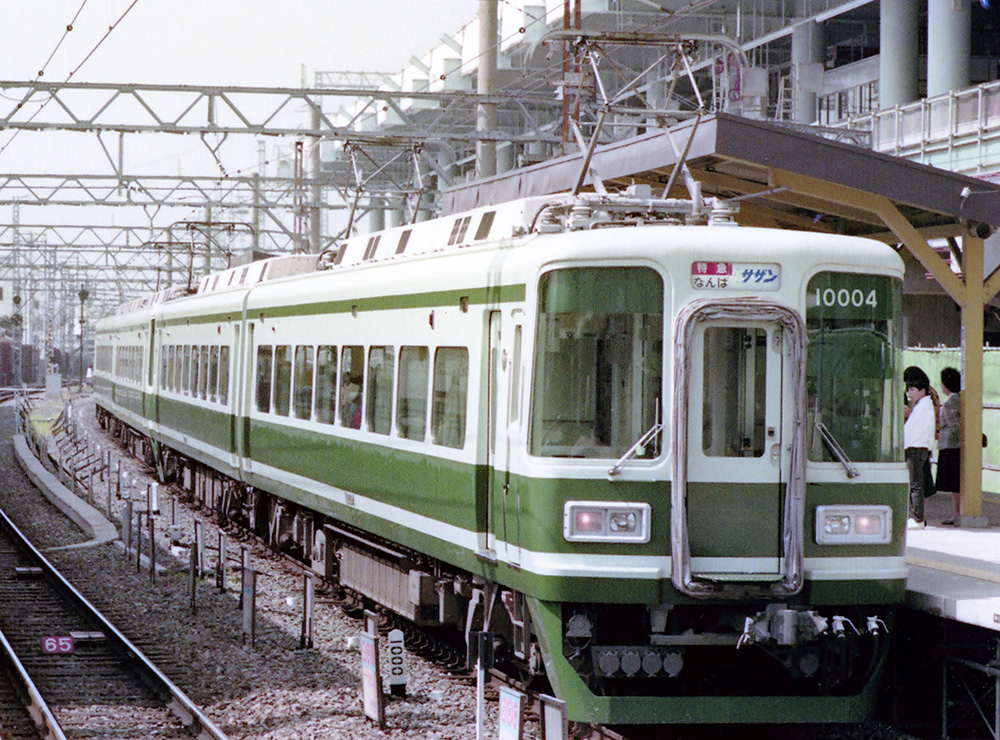 濃淡グリーンのツートンカラー時代の車両