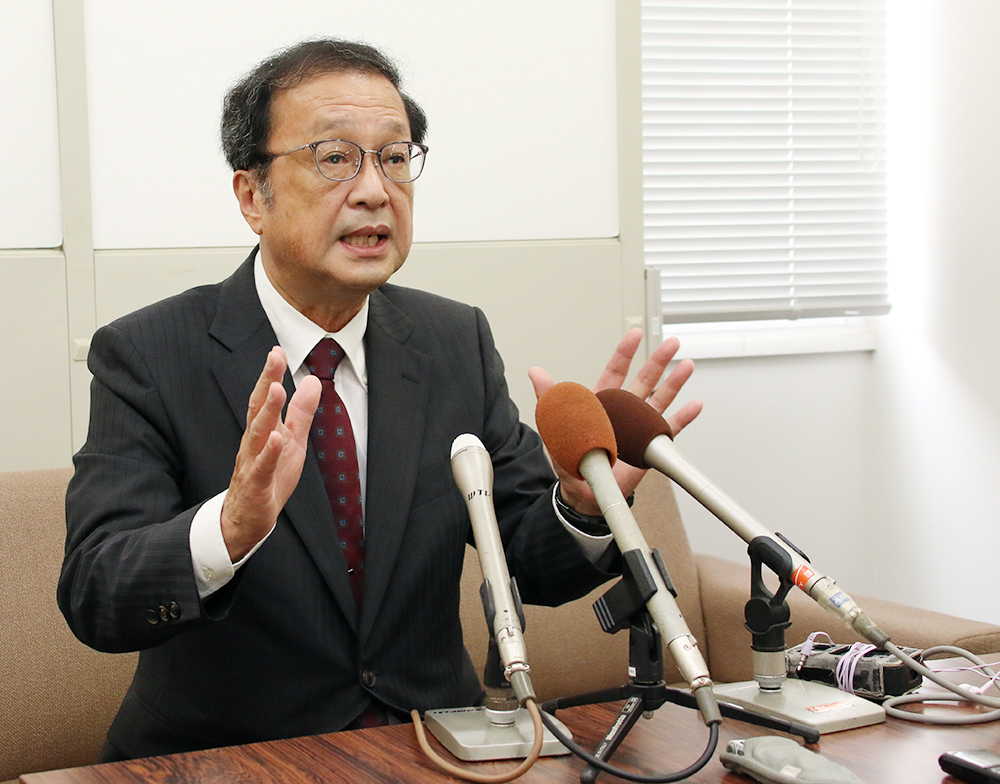 参院選への立候補を表明する前氏