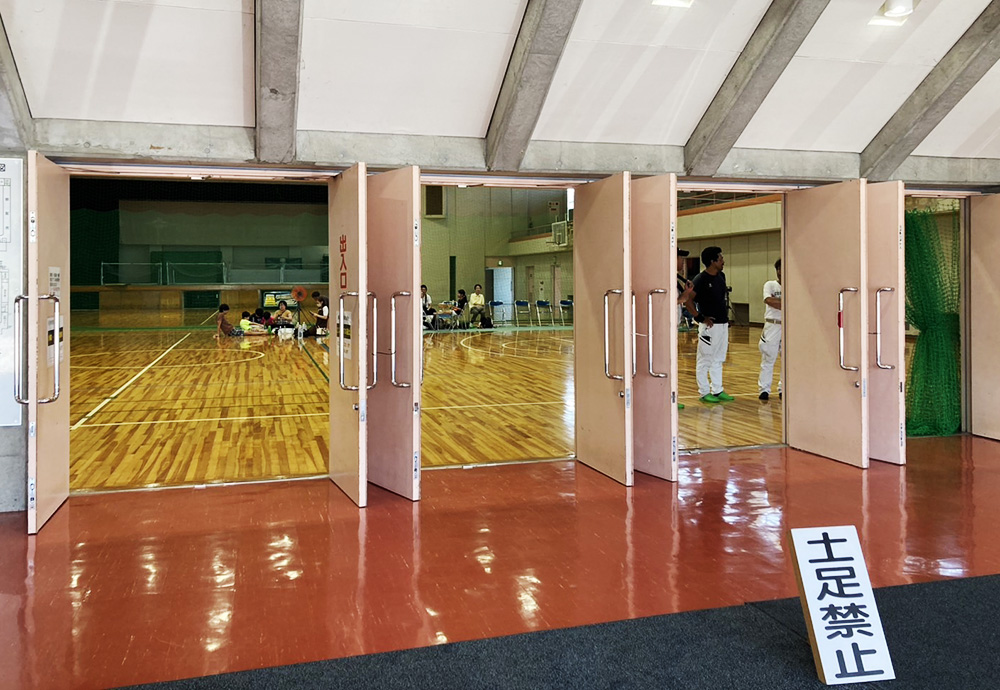 避難所となった海南市総合体育館