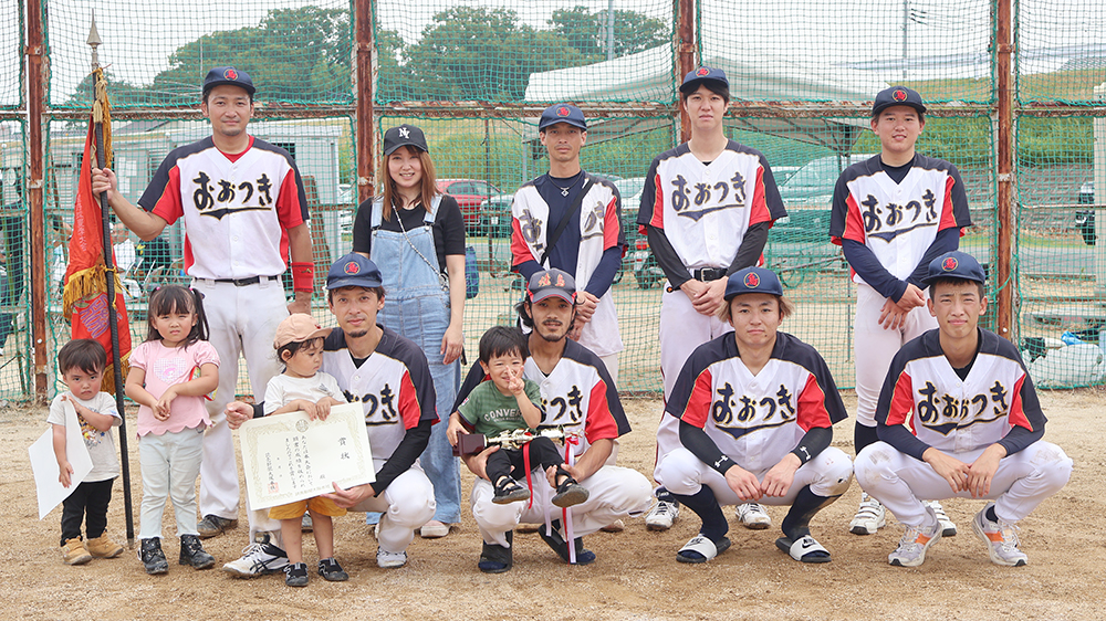 準優勝した焼鳥おおつきの皆さん