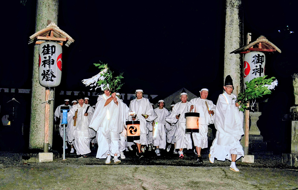 深夜０時に神社を出発