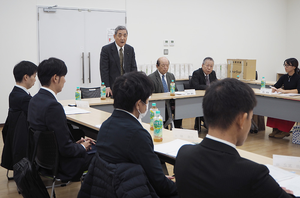 県たばこ商業協同組合の取り組みを紹介する加藤会長