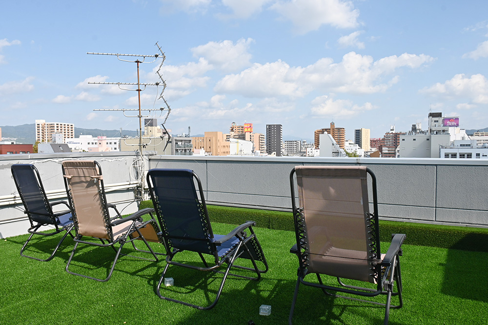 屋上で外気浴が楽しめる