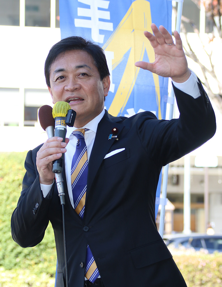 街頭演説する玉木代表