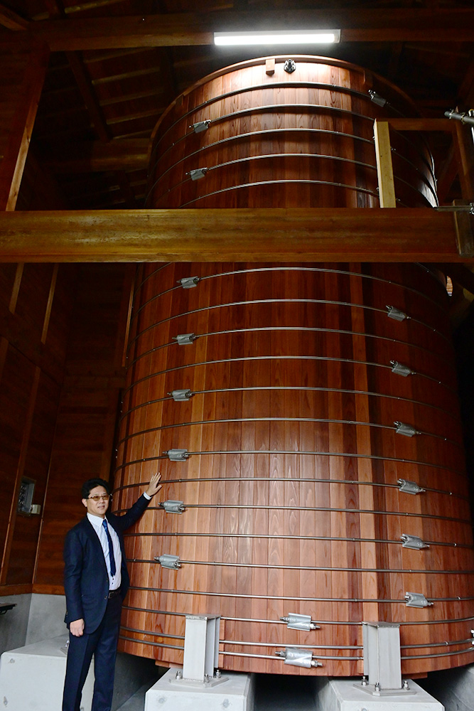 新しい木樽と新古社長