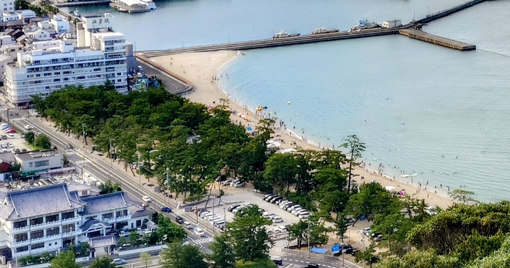 洲本温泉の入口に位置する「大浜公園」