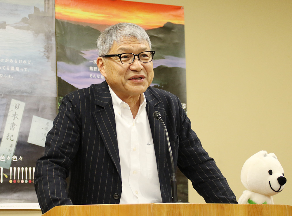 韓国―白浜間のチャーター便運航を発表する宮﨑知事