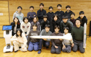 打ち上げに向けてエールを送る桐蔭中科学部の皆さん