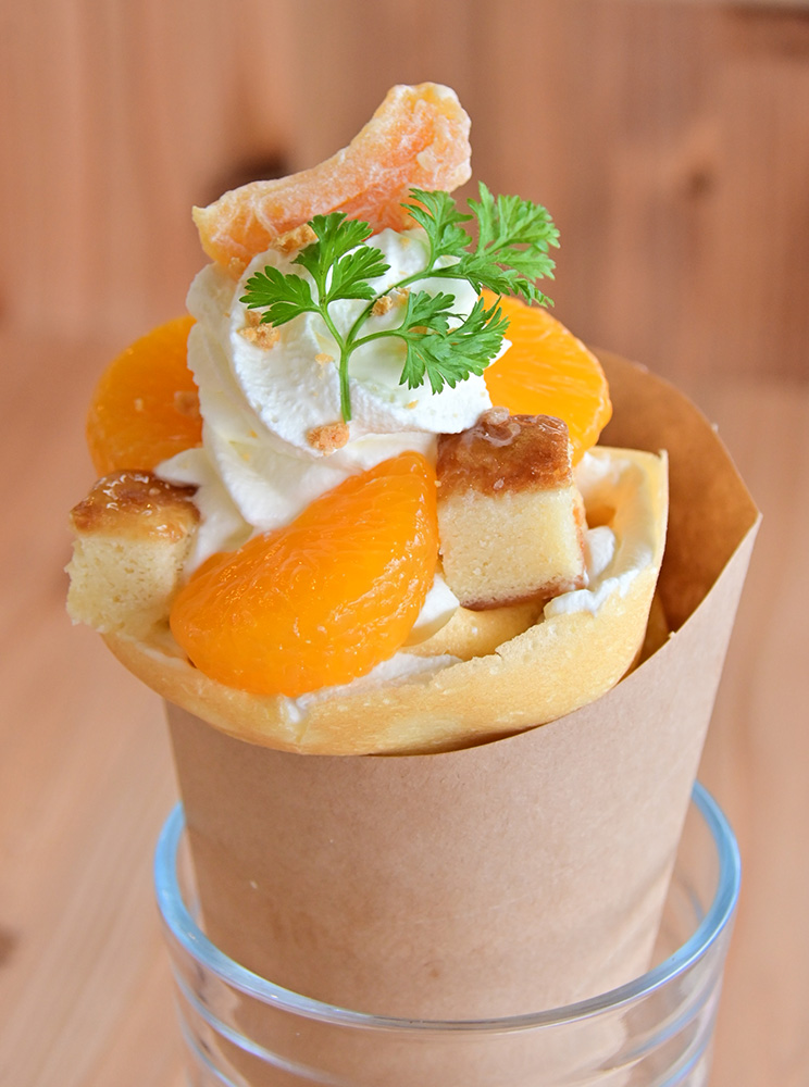 ミカン尽くしの「みかんクレープ」
