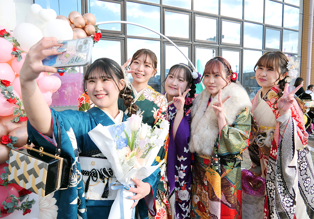 笑顔で記念撮影(岩出市)