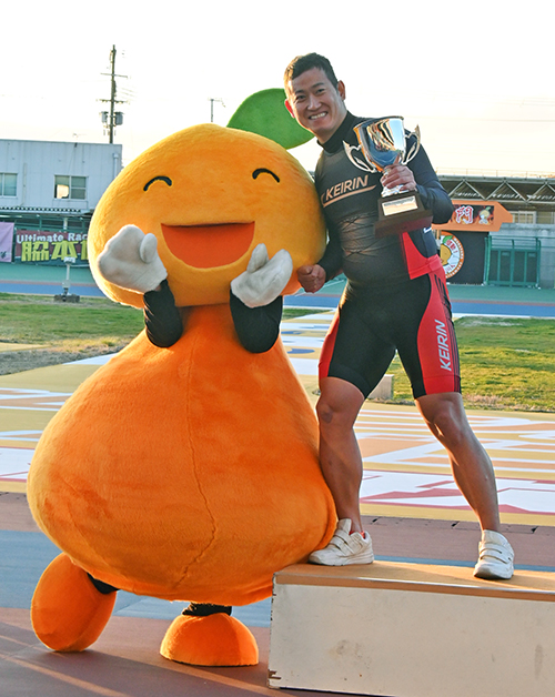 優勝した脇本選手