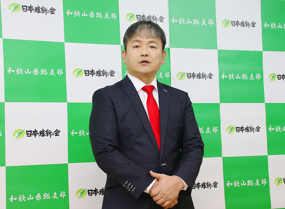 立候補を表明する浦平氏