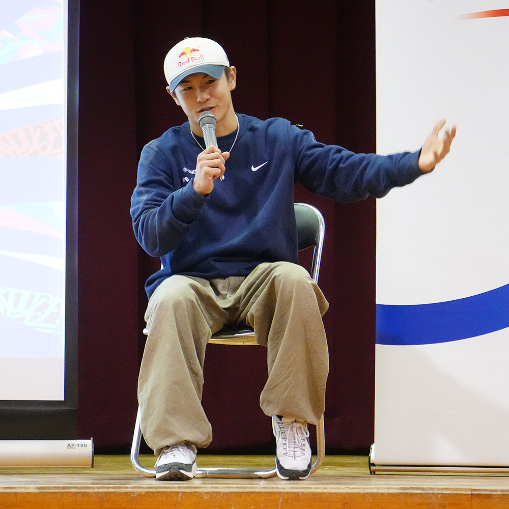 トークセッション中のＳｈｉｇｅｋｉｘ選手