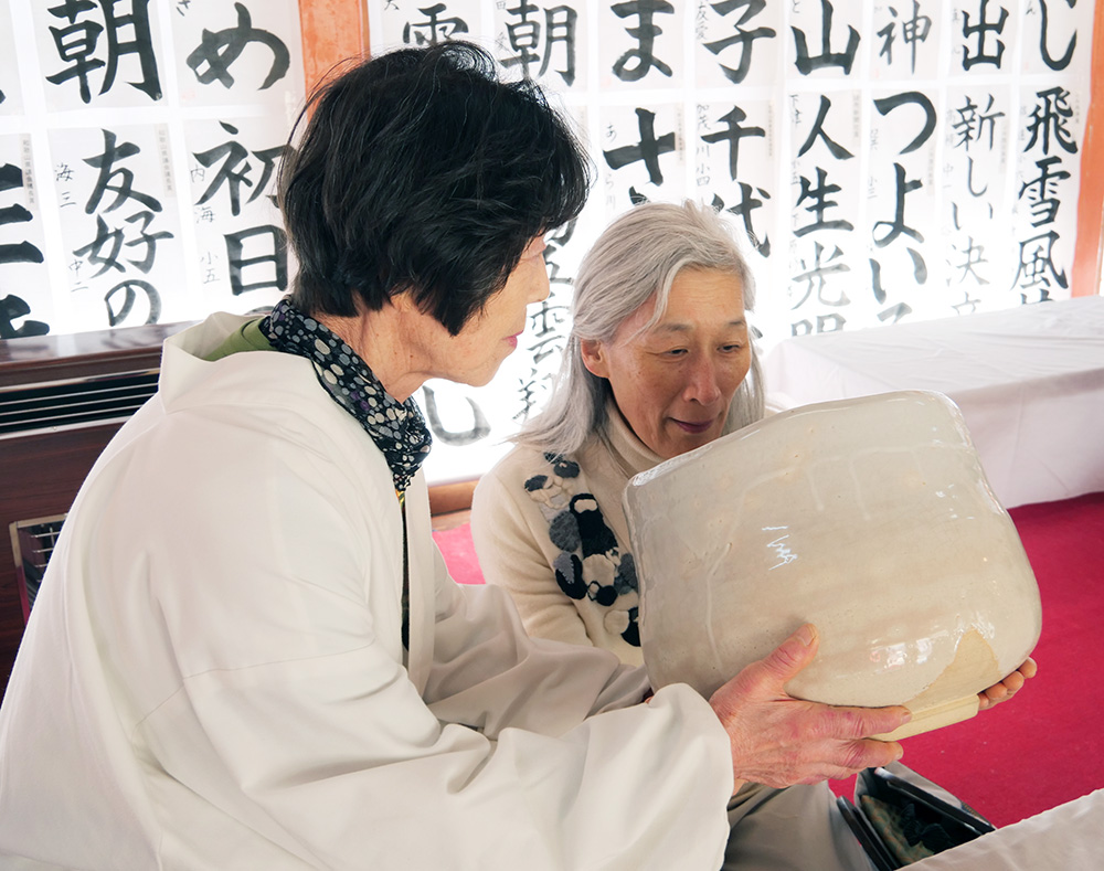 大茶わんでの一服も