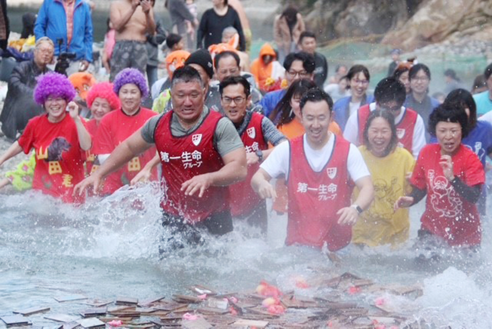 大会に挑む同支社の職員ら（第一生命保険㈱和歌山支社提供）