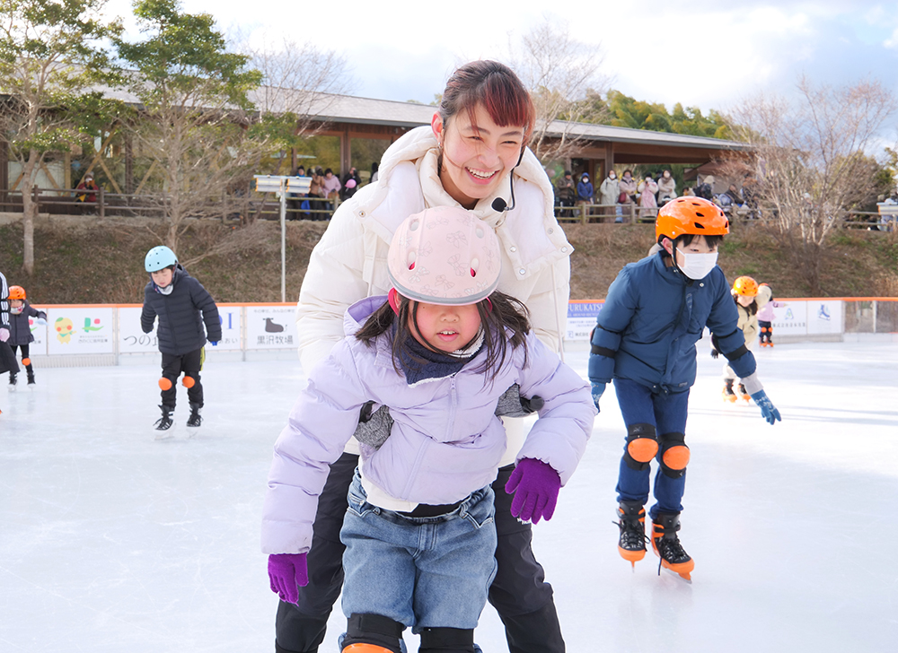 優しく指導する村上さん