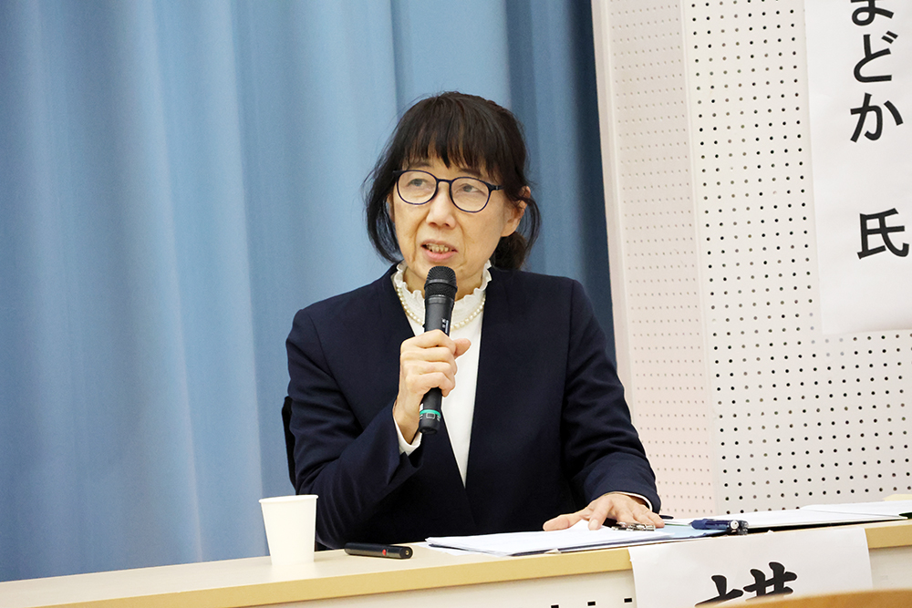 弁護士を志すまでの経緯を話す宮﨑さん