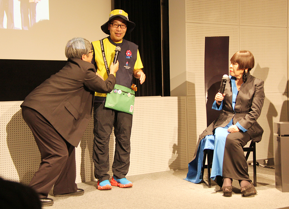 大阪・関西万博でボランティアを務めた参加者もトークに加わった