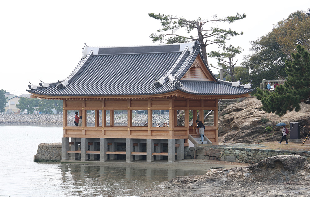 木造で復元された観海閣