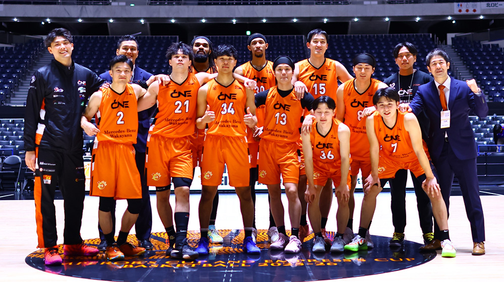 社会人チャンピオンを目指すワンリーズ和歌山のチームの皆さん（ワンリーズ和歌山提供）