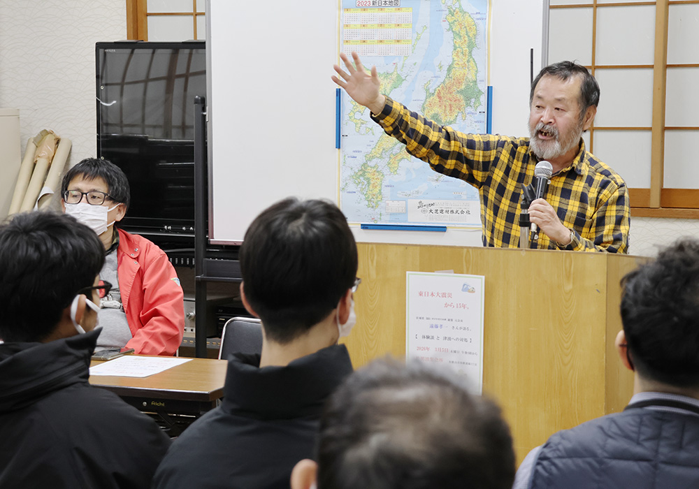 津波に流された体験を語る遠藤さん