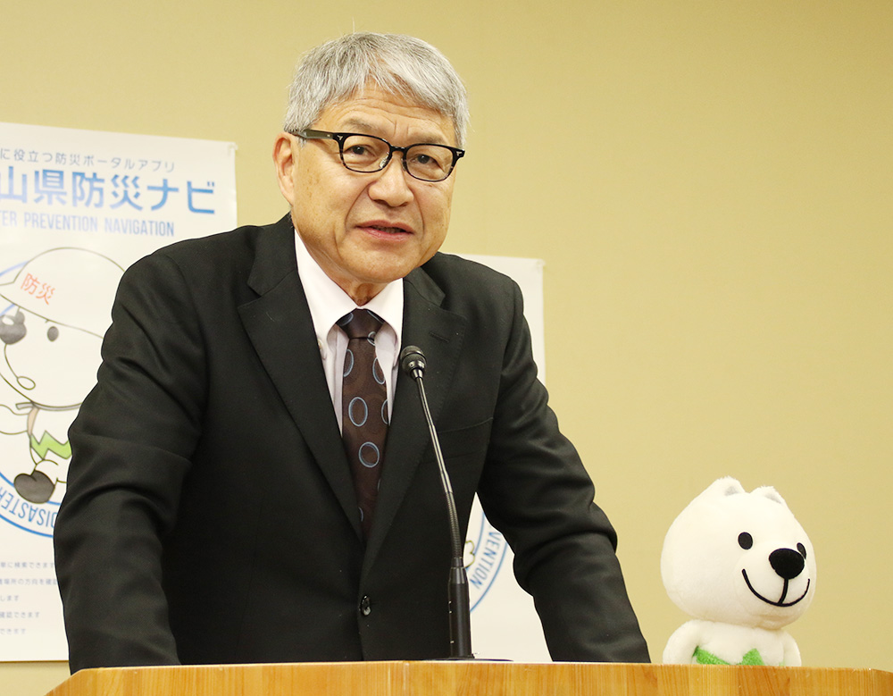 南海トラフ地震の新想定を発表する宮﨑知事