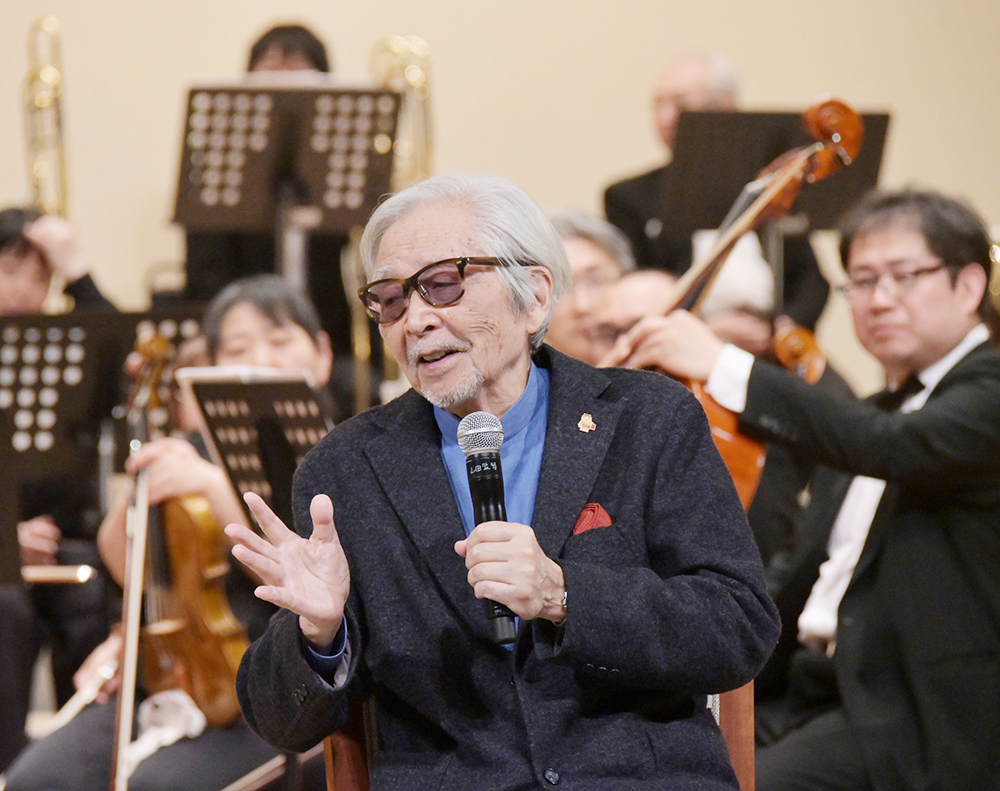 エピソードを話す山田監督