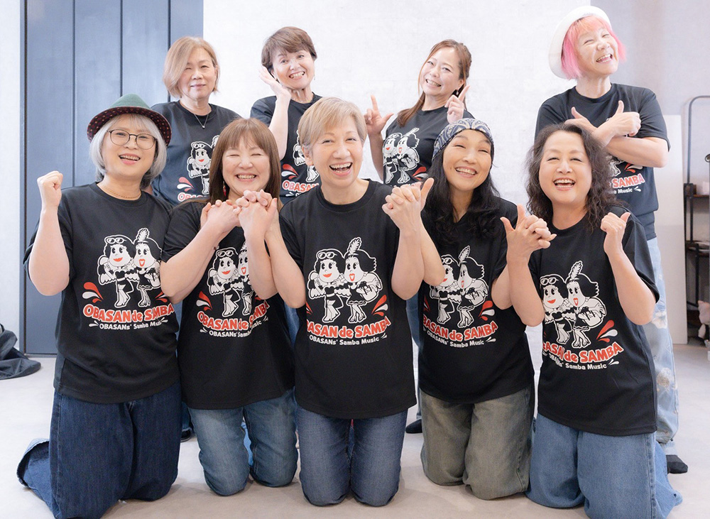 『おばさんdeサンバ』に歌・コーラスで参加したアーティストの皆さん