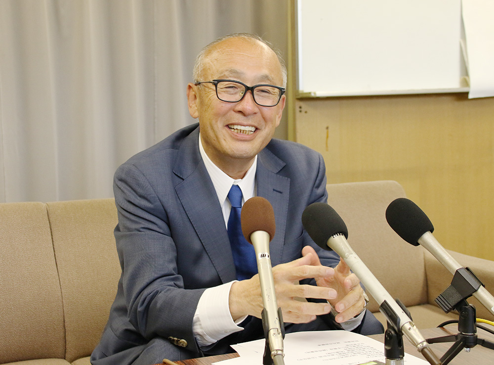 立候補を表明した浜田氏