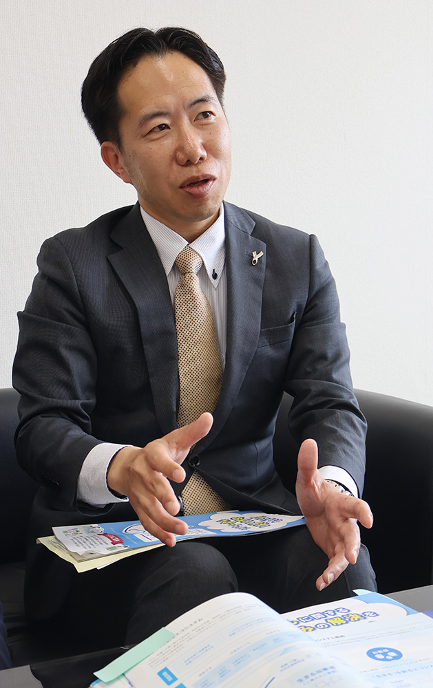 抱負を語る杉山支店長