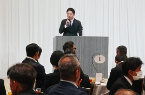 感謝を述べる林社長