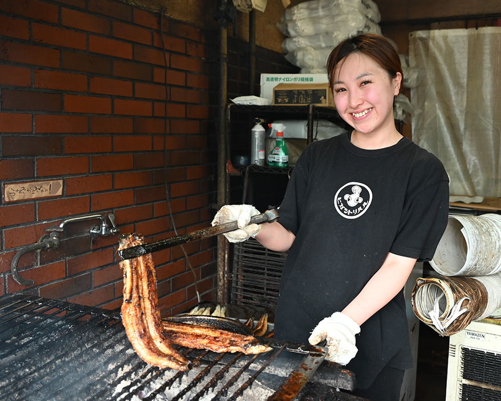 「頑張ってます」と四代目の吉田詩さん