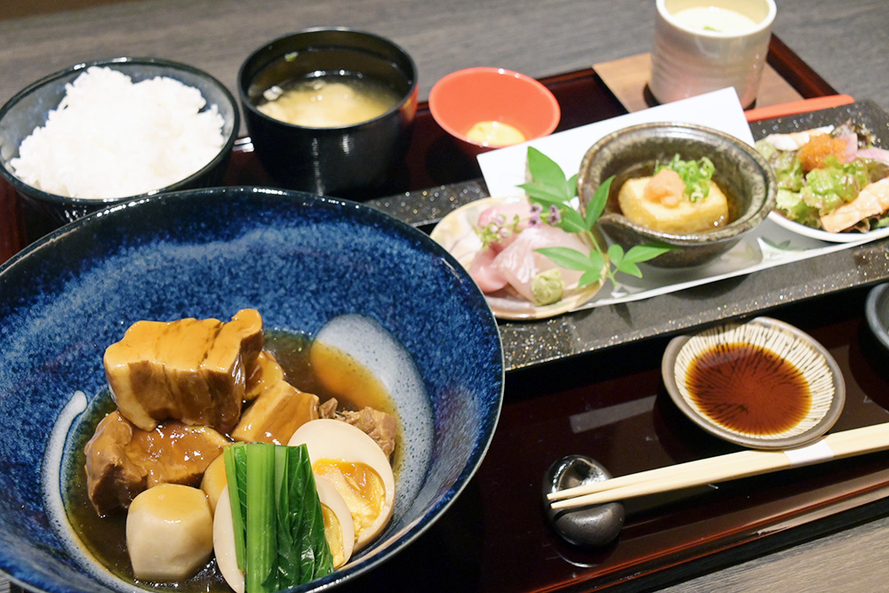 「豚の角煮御膳」