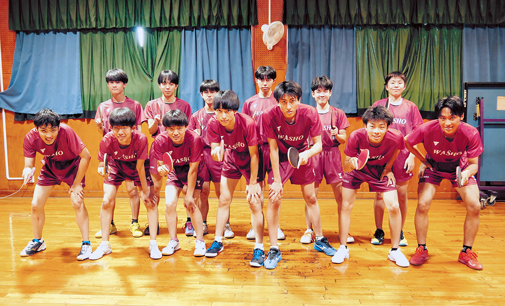 3部門で優勝した男子卓球部のメンバー