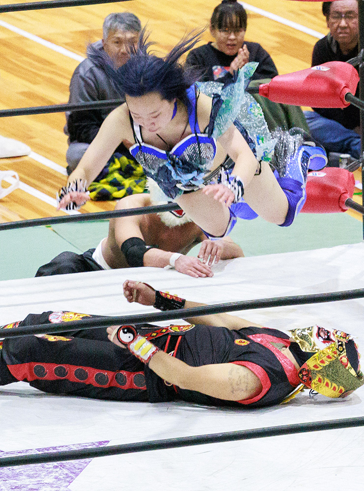 間近で楽しめるプロレス（紀州ぶんだらプロレス提供）