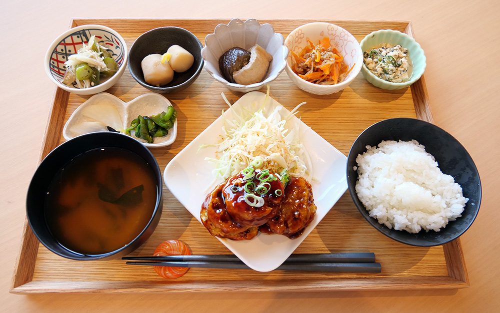 ５種のおまかせ御膳（１５００円）