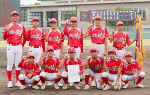 優勝したライジングスターズの皆さん(井上さん提供)