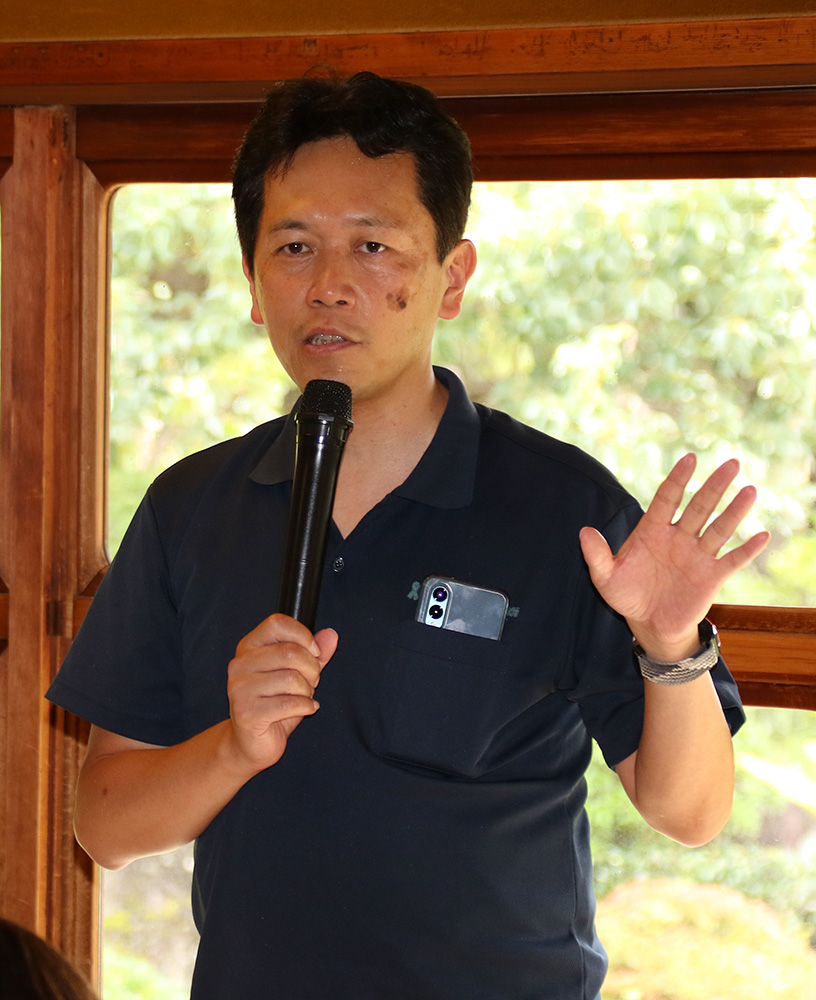 講演する中山さん